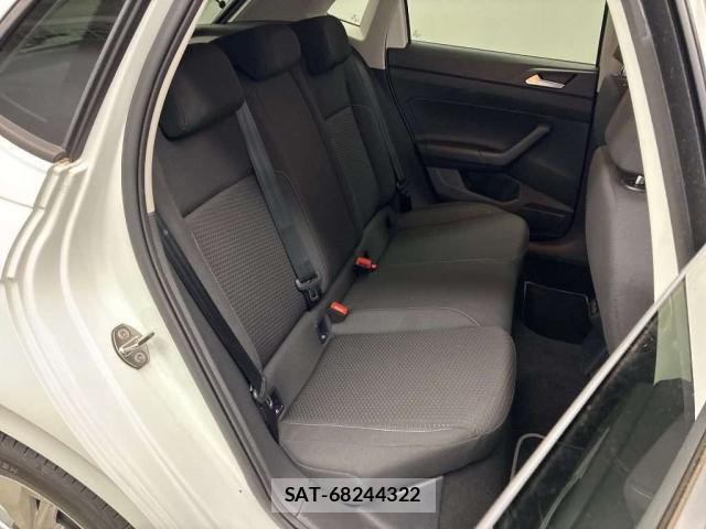 VolksWagen POLO 2020-09 8218947-6