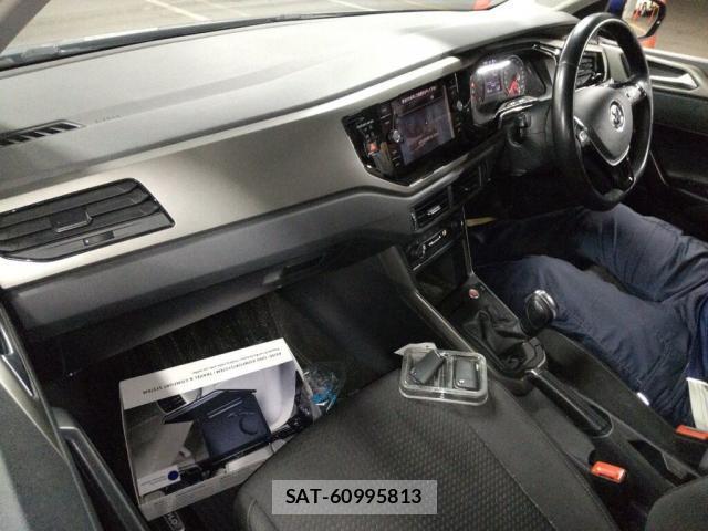 VolksWagen POLO 2021-05 8218962-2
