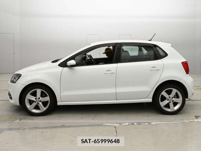 VolksWagen POLO 2017-02 8218972-7
