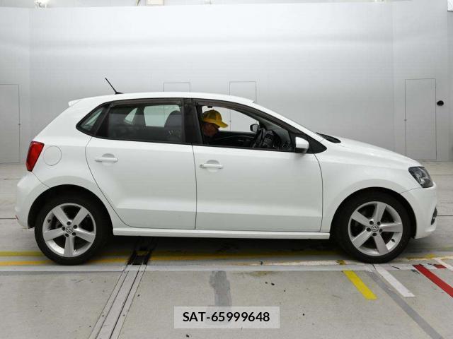 VolksWagen POLO 2017-02 8218972-9