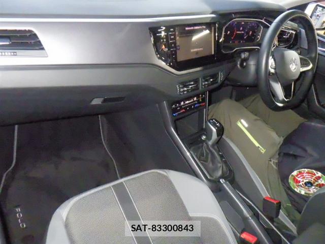VolksWagen POLO 2024-02 8219020-2