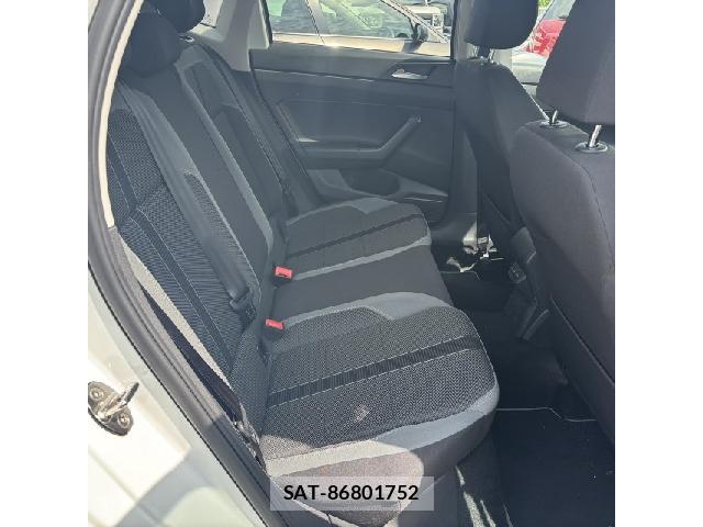 VolksWagen POLO 2021-08 8222821-4