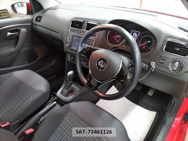 VolksWagen POLO 2015-06 8223139-2
