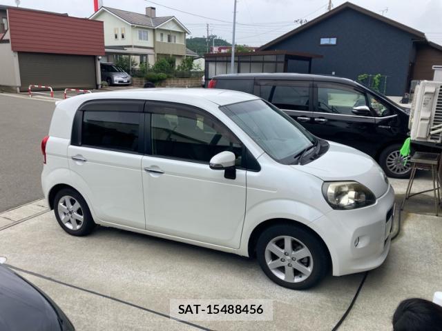 Toyota PORTE 2012-09 8219839-0