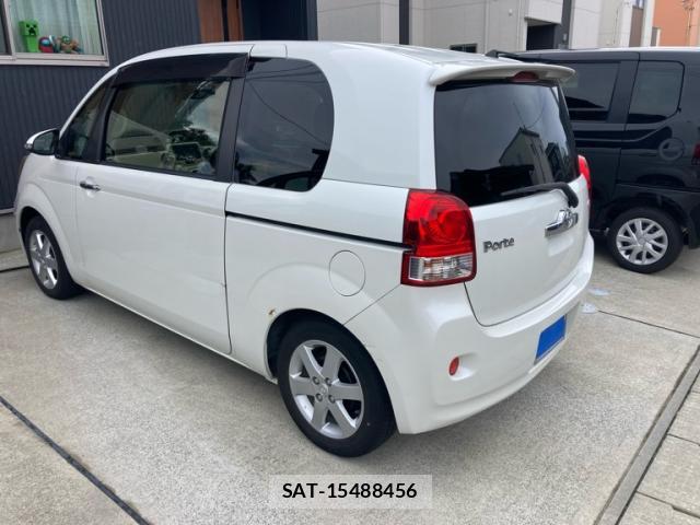 Toyota PORTE 2012-09 8219839-1