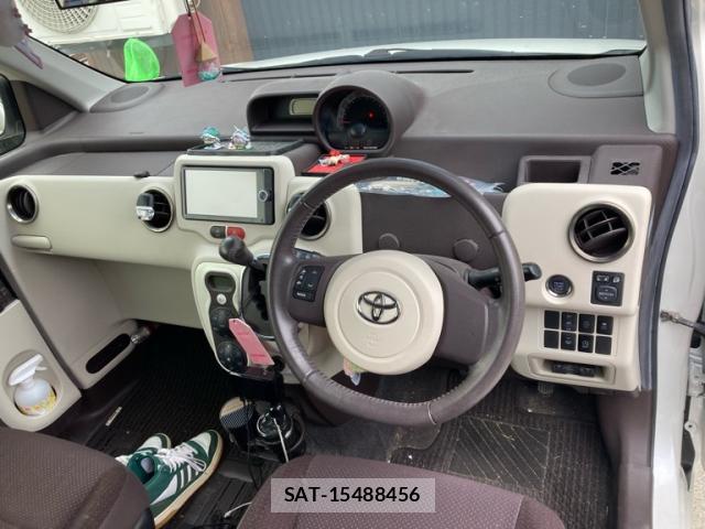 Toyota PORTE 2012-09 8219839-7
