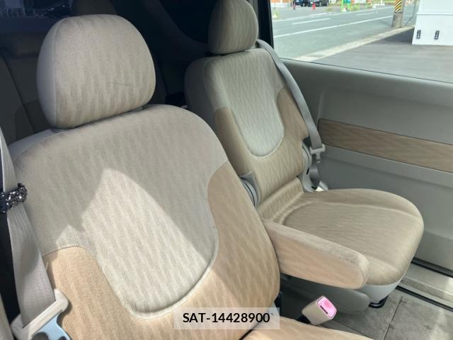Toyota PORTE 2009-11 8219954-5