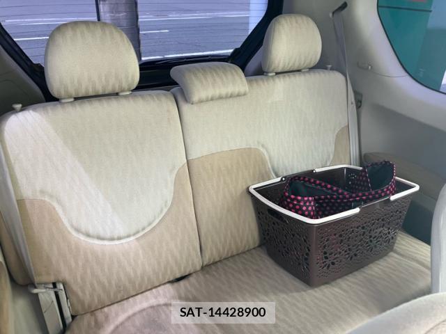 Toyota PORTE 2009-11 8219954-6