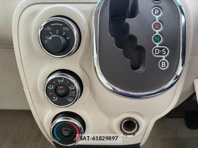 Toyota PORTE 2016-09 8221822-15