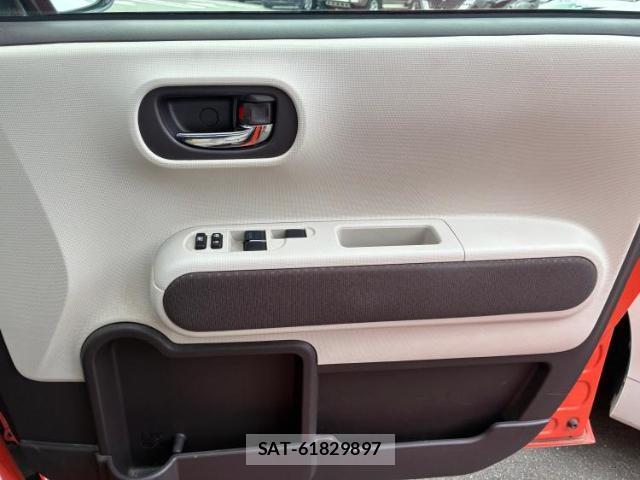 Toyota PORTE 2016-09 8221822-16