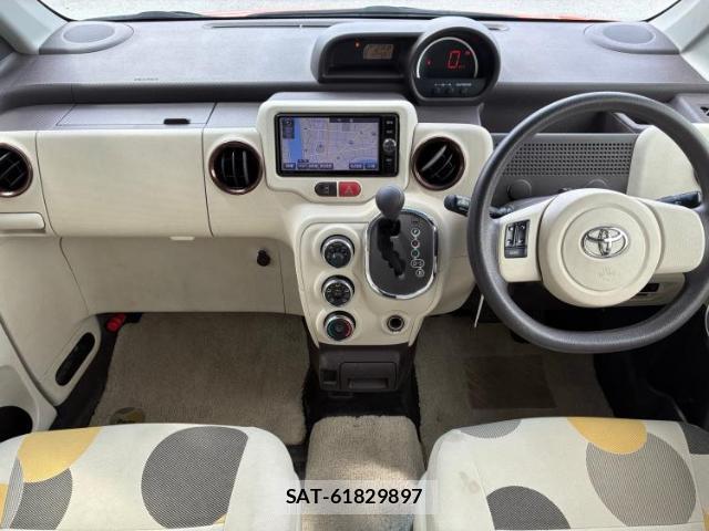 Toyota PORTE 2016-09 8221822-3