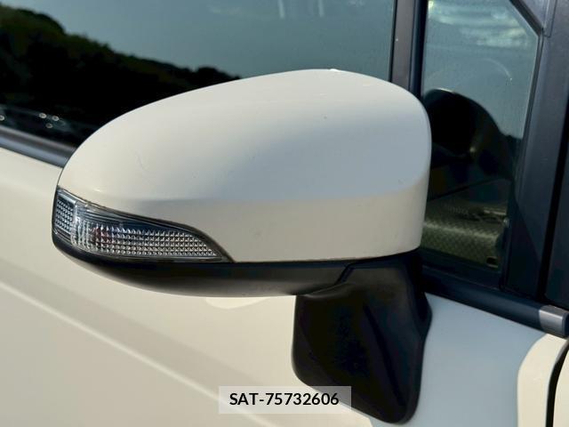 Toyota PORTE 2012-08 8221876-14