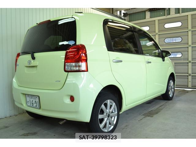 Toyota PORTE 2013-11 8222579-10