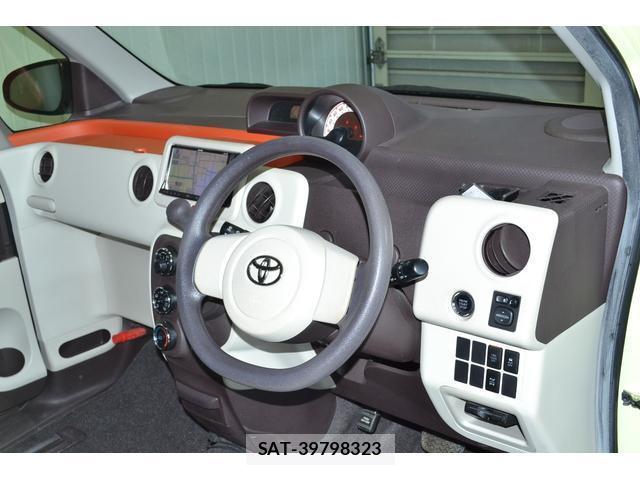 Toyota PORTE 2013-11 8222579-16