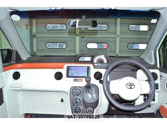 Toyota PORTE 2013-11 8222579-2