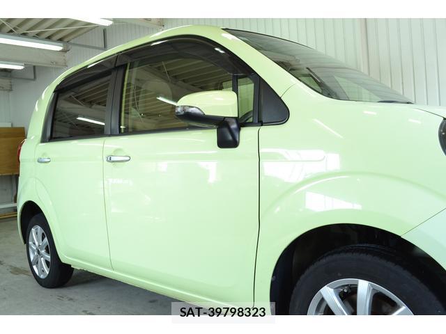 Toyota PORTE 2013-11 8222579-3