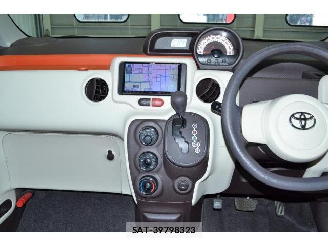 Toyota PORTE 2013-11 8222579-4