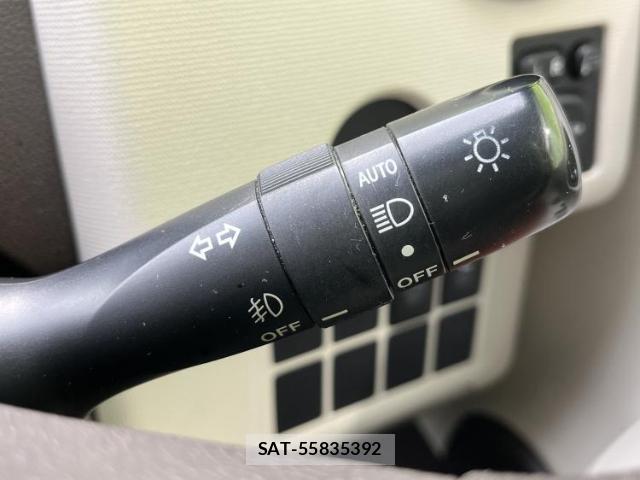 Toyota PORTE 2012-11 8225280-15