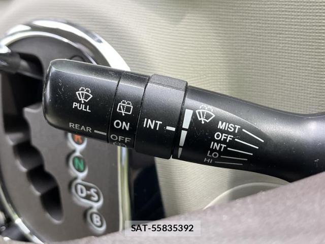 Toyota PORTE 2012-11 8225280-16