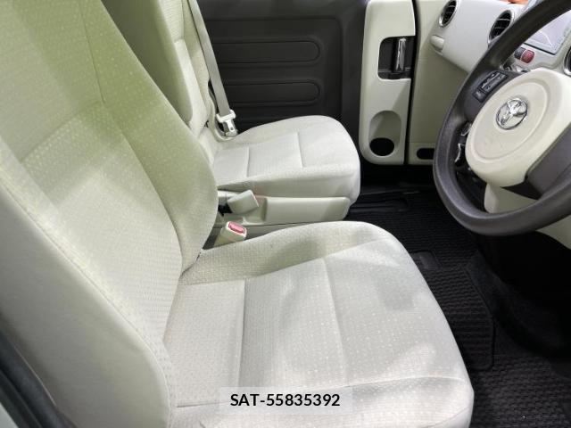 Toyota PORTE 2012-11 8225280-3
