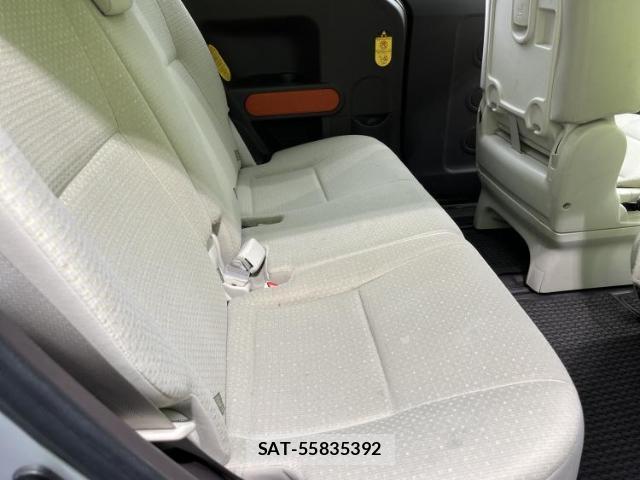 Toyota PORTE 2012-11 8225280-4