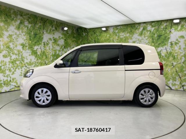 Toyota PORTE 2012-09 8225303-1