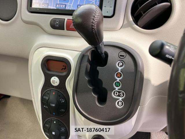Toyota PORTE 2012-09 8225303-17
