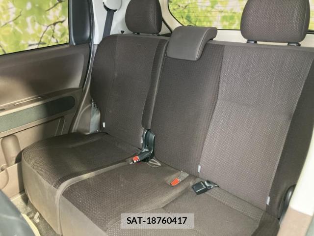 Toyota PORTE 2012-09 8225303-6