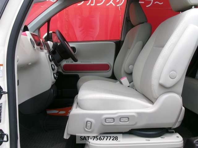 Toyota PORTE 2016-04 8225652-12