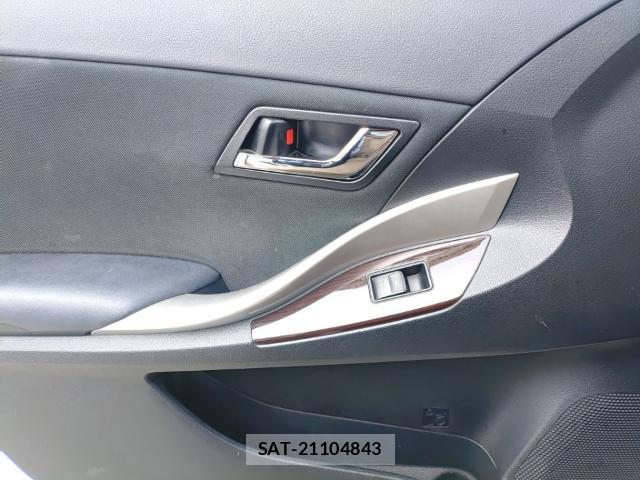 Toyota PREMIO 2020-07 8219969-12