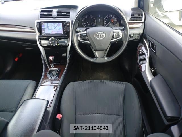 Toyota PREMIO 2020-07 8219969-2