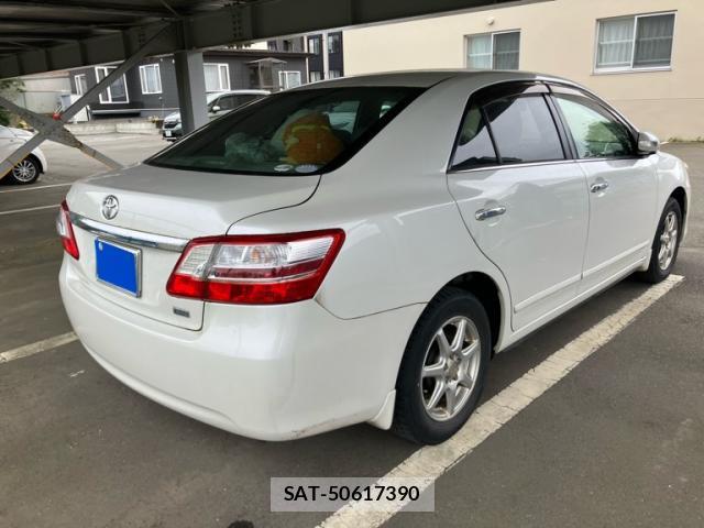 Toyota PREMIO 2010-05 8220060-2