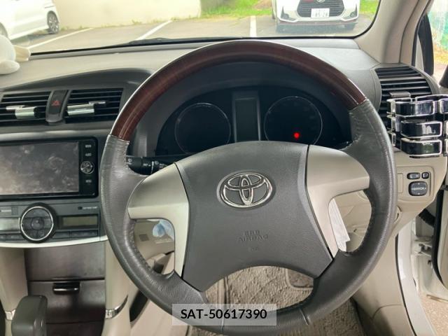 Toyota PREMIO 2010-05 8220060-6