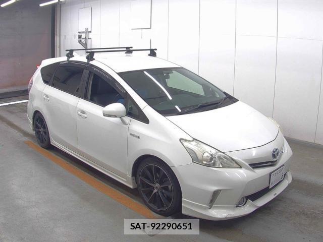 Toyota PRIUS ALPHA 2013-09 8218037-0