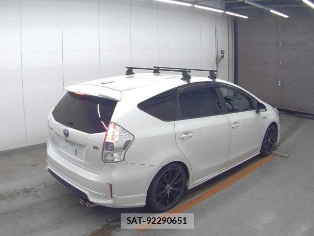 Toyota PRIUS ALPHA 2013-09 8218037-4