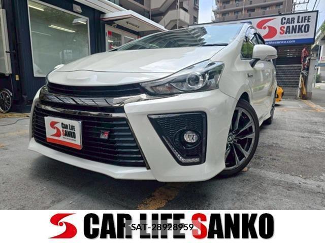 Toyota PRIUS ALPHA 2017-12 8218766-0