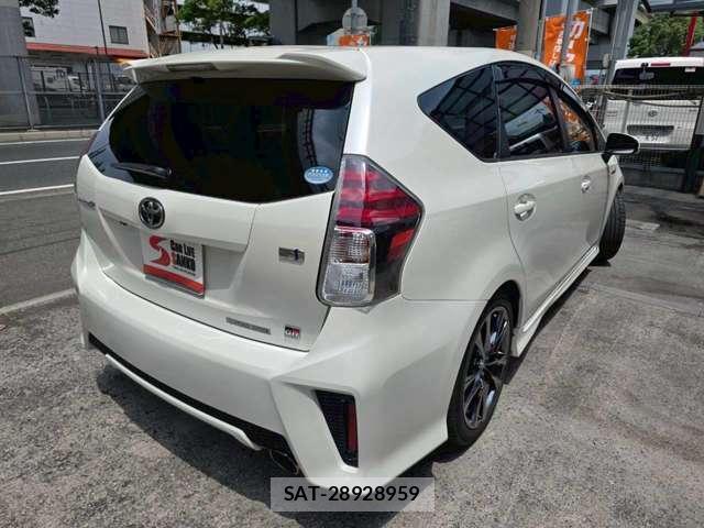 Toyota PRIUS ALPHA 2017-12 8218766-3