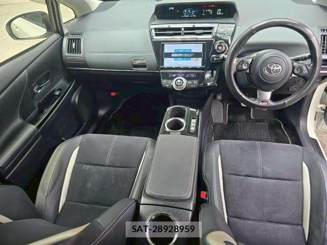 Toyota PRIUS ALPHA 2017-12 8218766-4