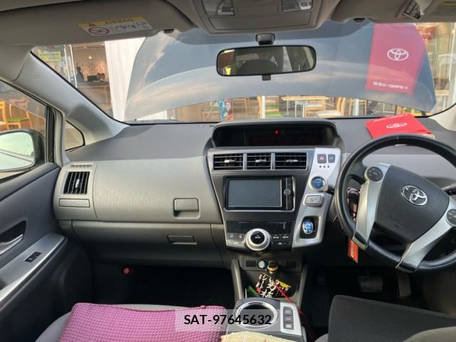 Toyota PRIUS ALPHA 2013-10 8219214-11