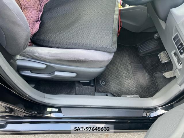 Toyota PRIUS ALPHA 2013-10 8219214-15