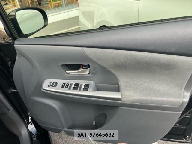 Toyota PRIUS ALPHA 2013-10 8219214-16