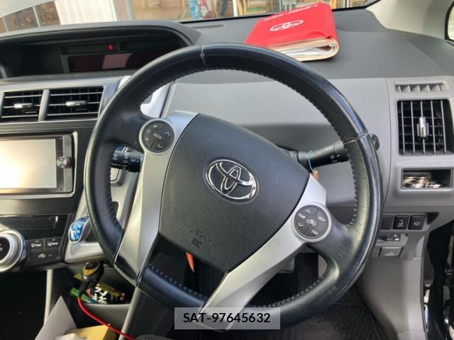Toyota PRIUS ALPHA 2013-10 8219214-17