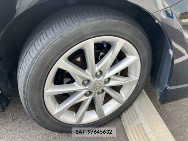 Toyota PRIUS ALPHA 2013-10 8219214-3