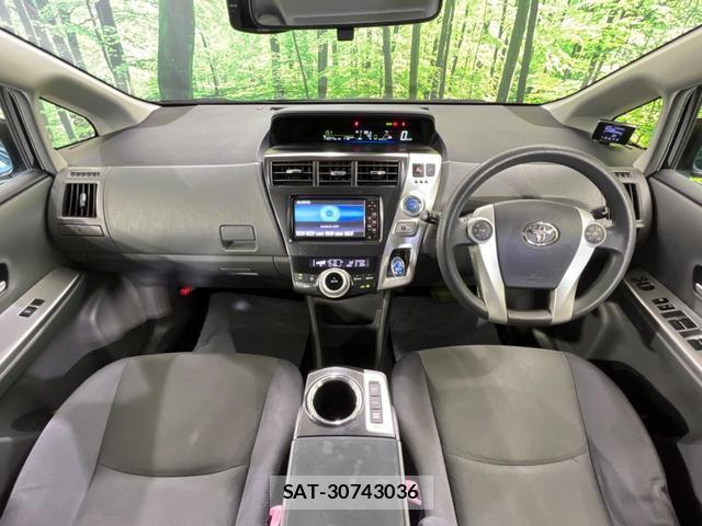 Toyota PRIUS ALPHA 2012-03 8219516-1