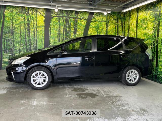 Toyota PRIUS ALPHA 2012-03 8219516-13