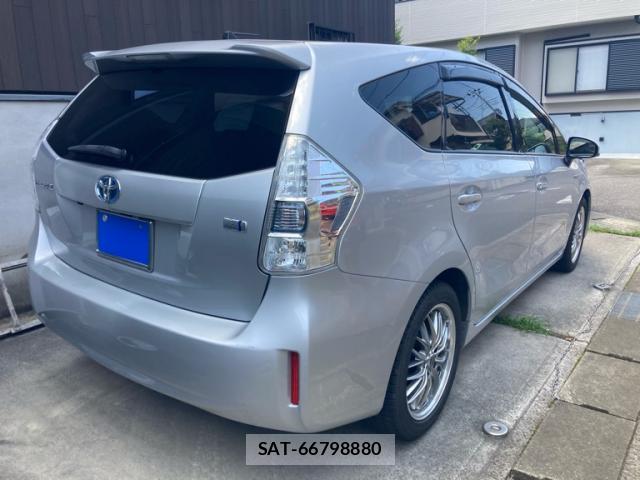 Toyota PRIUS ALPHA 2014-11 8219782-1