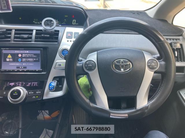 Toyota PRIUS ALPHA 2014-11 8219782-18