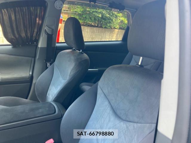 Toyota PRIUS ALPHA 2014-11 8219782-6
