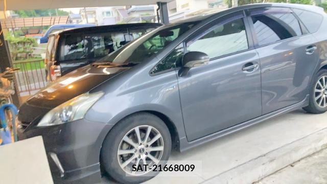 Toyota PRIUS ALPHA 2012-09 8220053-1