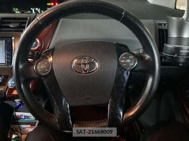 Toyota PRIUS ALPHA 2012-09 8220053-10